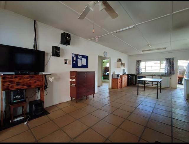 5 BEDROOM HOUSE FOR SALE IN PRESTBURY